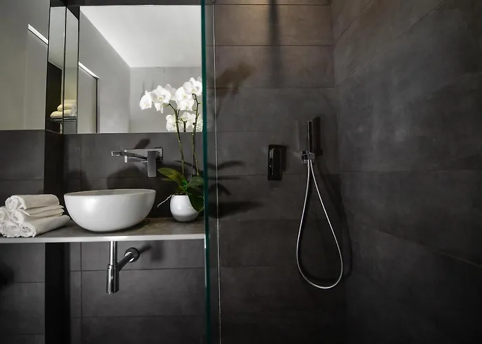 La Rosa 3* Κατόλικα