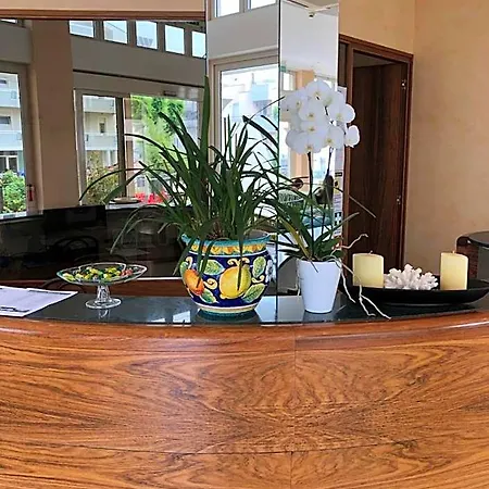 La Rosa Hotel 3*