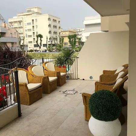 La Rosa Hotel