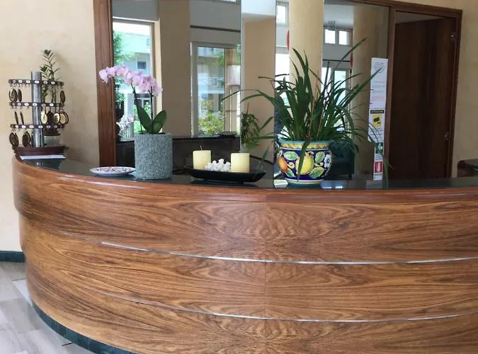 La Rosa 3* Κατόλικα