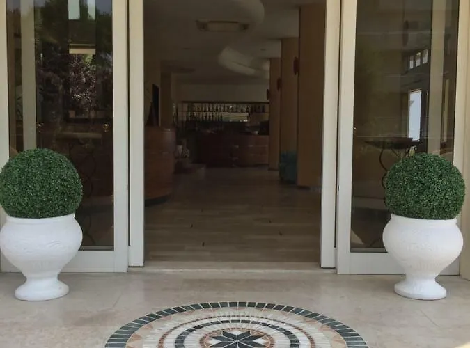 Ξενοδοχείο La Rosa 3*